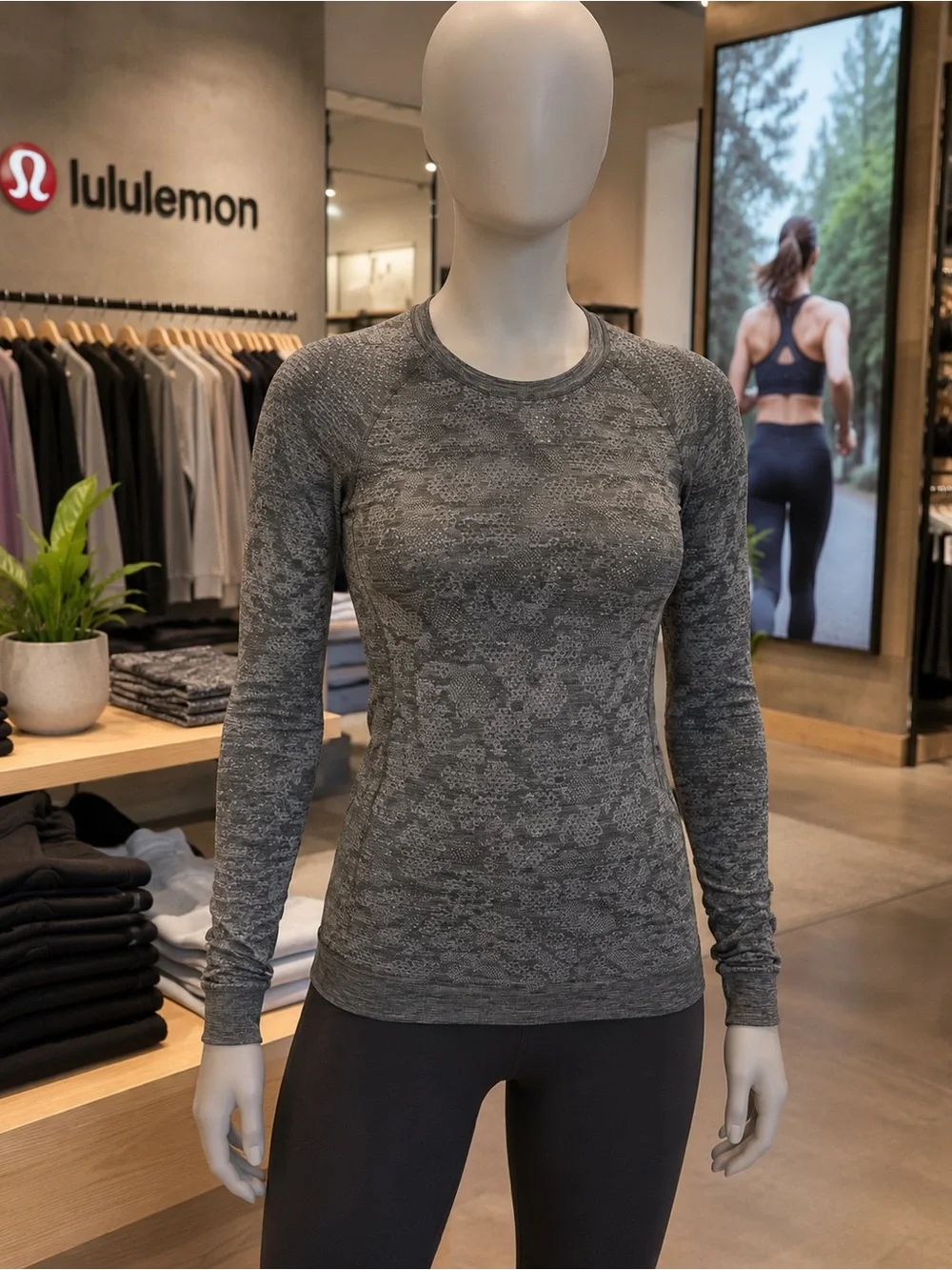Lululemon Swiftly Tech Long Sleeve Crew Neck Top Gray Camo Size 8